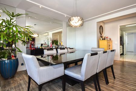 Apartamento à venda com 223m², 4 quartos e 4 vagasSala