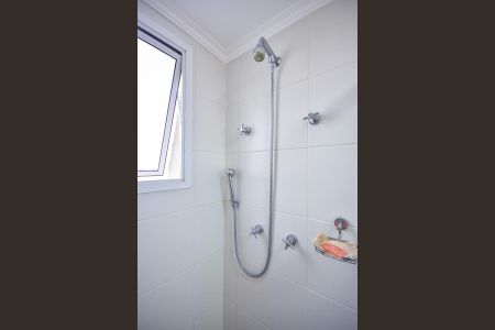 Apartamento à venda com 223m², 4 quartos e 4 vagasChuveiro do Banheiro da Suíte 2