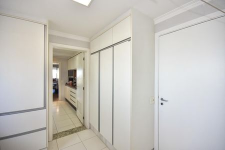 Apartamento à venda com 223m², 4 quartos e 4 vagasÁrea de Serviço