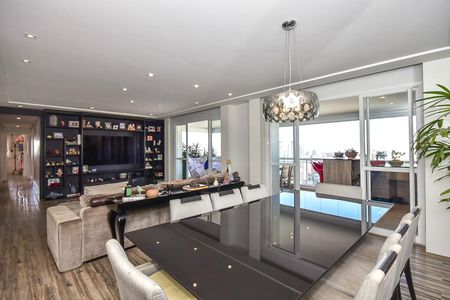 Apartamento à venda com 223m², 4 quartos e 4 vagasSala