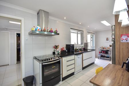 Apartamento à venda com 223m², 4 quartos e 4 vagasCozinha