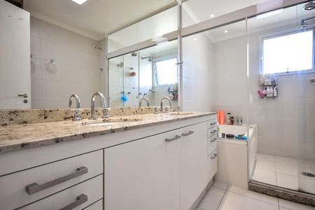 Apartamento à venda com 223m², 4 quartos e 4 vagasBanheiro Suíte 4