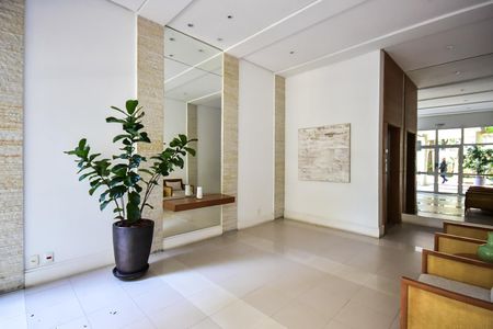 Apartamento à venda com 223m², 4 quartos e 4 vagasHall Social