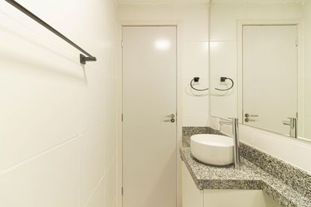 Apartamento à venda com 32m², 2 quartos e sem vaga Apartamento à venda com 32m², 2 quartos e sem vagaBanheiro