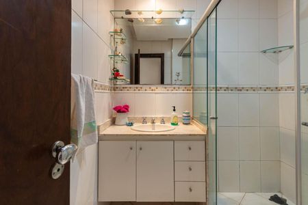 Apartamento à venda com 125m², 4 quartos e 1 vaga Apartamento à venda com 125m², 4 quartos e 1 vagaBanheiro 2