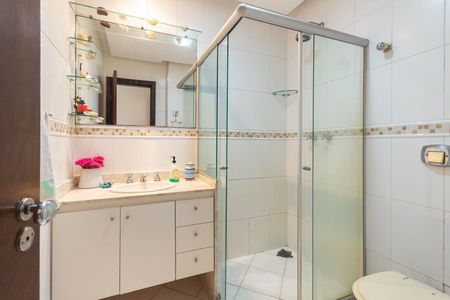 Apartamento à venda com 125m², 4 quartos e 1 vaga Apartamento à venda com 125m², 4 quartos e 1 vagaBanheiro 2