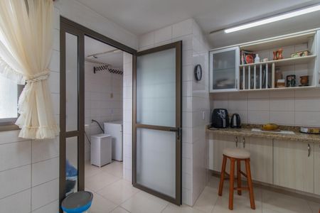 Apartamento para alugar com 115m², 3 quartos e 1 vagaCozinha e Área de Serviço