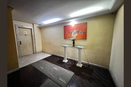 Apartamento à venda com 68m², 2 quartos e 1 vagaHall