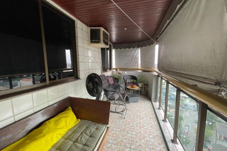 Apartamento para alugar com 250m², 3 quartos e 3 vagas Apartamento para alugar com 250m², 3 quartos e 3 vagasVaranda