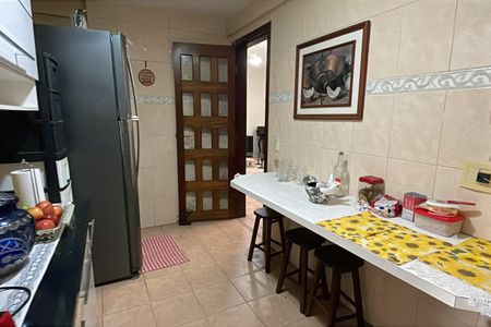 Apartamento para alugar com 250m², 3 quartos e 3 vagas Apartamento para alugar com 250m², 3 quartos e 3 vagasCozinha