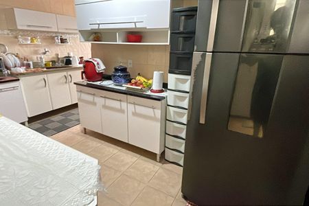 Apartamento para alugar com 250m², 3 quartos e 3 vagas Apartamento para alugar com 250m², 3 quartos e 3 vagasCozinha