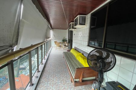 Apartamento para alugar com 250m², 3 quartos e 3 vagas Apartamento para alugar com 250m², 3 quartos e 3 vagasVaranda