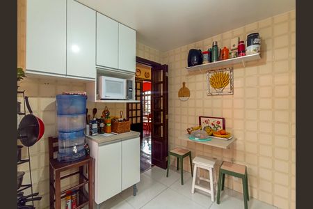 Casa à venda com 143m², 4 quartos e 2 vagasCozinha