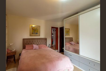 Casa à venda com 143m², 4 quartos e 2 vagasSuíte 