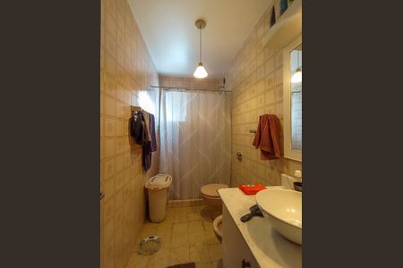 Casa à venda com 143m², 4 quartos e 2 vagasBanheiro