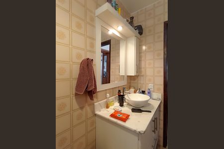 Casa à venda com 143m², 4 quartos e 2 vagasBanheiro