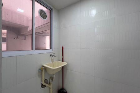 Apartamento à venda com 44m², 2 quartos e 1 vaga Apartamento à venda com 44m², 2 quartos e 1 vagaCozinha e área de serviço