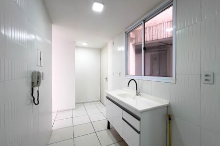 Apartamento à venda com 44m², 2 quartos e 1 vaga Apartamento à venda com 44m², 2 quartos e 1 vagaCozinha e área de serviço