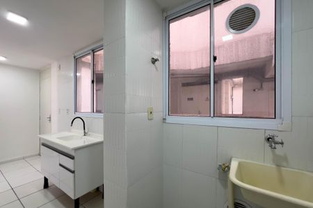 Apartamento à venda com 44m², 2 quartos e 1 vaga Apartamento à venda com 44m², 2 quartos e 1 vagaCozinha e área de serviço