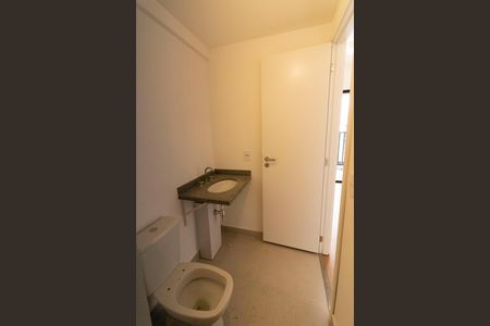 Banheiro de kitnet/studio à venda com 1 quarto, 24m² em Santo Amaro, São Paulo