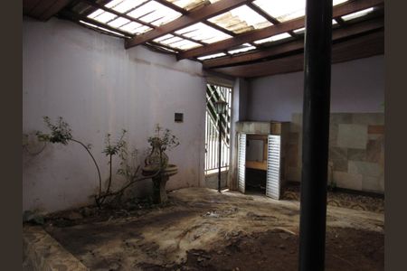 Casa à venda com 330m², 3 quartos e 3 vagasQuintal