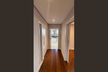 Apartamento à venda com 270m², 4 quartos e 3 vagasCorredor