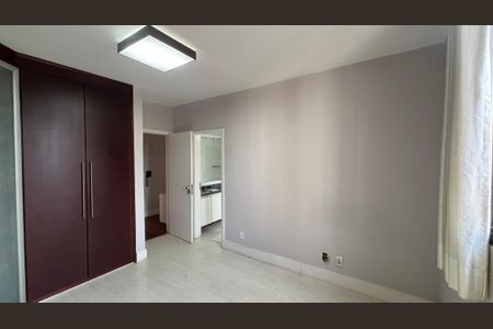 Apartamento à venda com 270m², 4 quartos e 3 vagasSuíte 2