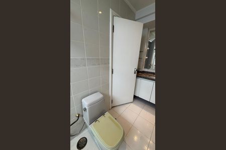 Apartamento à venda com 270m², 4 quartos e 3 vagasBanheiro da Suíte 2