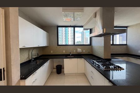 Apartamento à venda com 270m², 4 quartos e 3 vagasCozinha