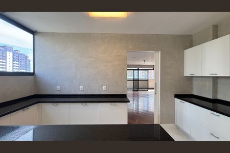 Apartamento à venda com 270m², 4 quartos e 3 vagasCozinha
