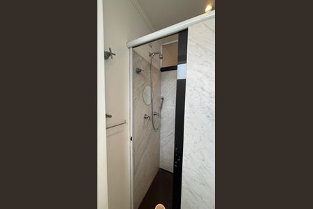 Apartamento à venda com 270m², 4 quartos e 3 vagasBanheiro da Suíte 3