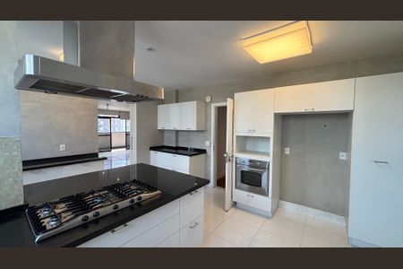 Apartamento à venda com 270m², 4 quartos e 3 vagasCozinha