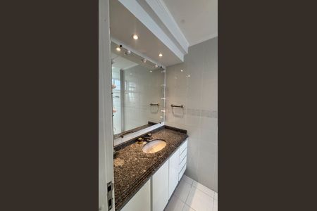 Apartamento à venda com 270m², 4 quartos e 3 vagasBanheiro da Suíte 2