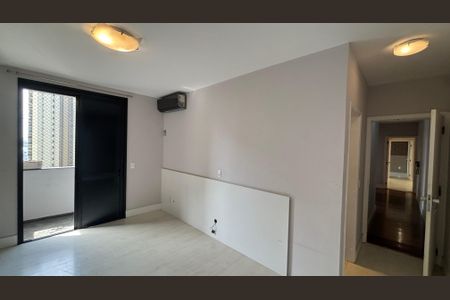 Apartamento à venda com 270m², 4 quartos e 3 vagasSuíte 4