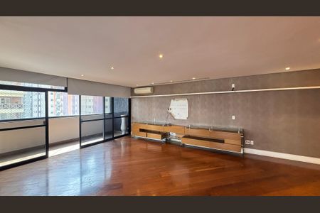 Apartamento à venda com 270m², 4 quartos e 3 vagasSala