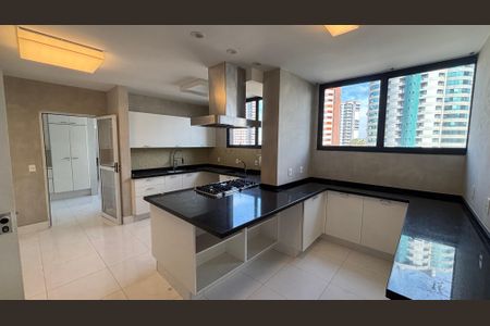 Apartamento à venda com 270m², 4 quartos e 3 vagasCozinha