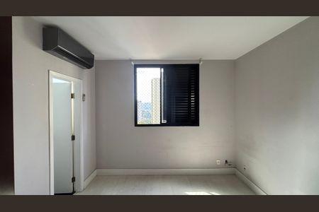 Apartamento à venda com 270m², 4 quartos e 3 vagasSuíte 3