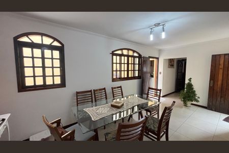 Casa à venda com 240m², 3 quartos e 3 vagas Casa à venda com 240m², 3 quartos e 3 vagasCozinha