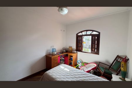 Casa à venda com 240m², 3 quartos e 3 vagas Casa à venda com 240m², 3 quartos e 3 vagasQuarto 1