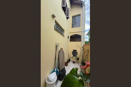 Casa à venda com 240m², 3 quartos e 3 vagas Casa à venda com 240m², 3 quartos e 3 vagasÁrea de Serviço