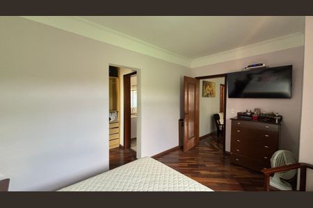 Casa à venda com 240m², 3 quartos e 3 vagas Casa à venda com 240m², 3 quartos e 3 vagasSuíte