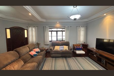 Casa à venda com 240m², 3 quartos e 3 vagas Casa à venda com 240m², 3 quartos e 3 vagasSala