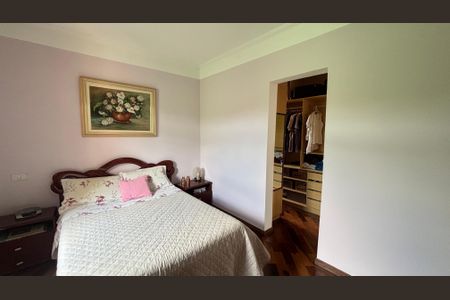 Casa à venda com 240m², 3 quartos e 3 vagas Casa à venda com 240m², 3 quartos e 3 vagasSuíte