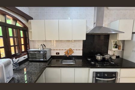 Casa à venda com 240m², 3 quartos e 3 vagas Casa à venda com 240m², 3 quartos e 3 vagasCozinha