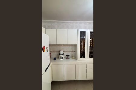 Casa à venda com 240m², 3 quartos e 3 vagas Casa à venda com 240m², 3 quartos e 3 vagasCozinha