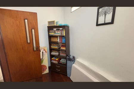 Casa à venda com 240m², 3 quartos e 3 vagas Casa à venda com 240m², 3 quartos e 3 vagasEscritório