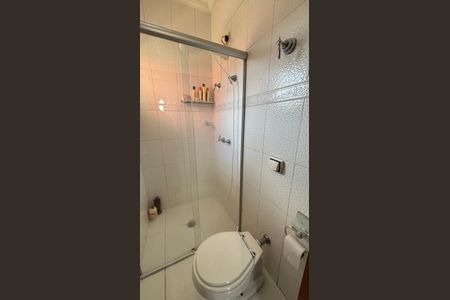 Casa à venda com 240m², 3 quartos e 3 vagas Casa à venda com 240m², 3 quartos e 3 vagasBanheiro da Suíte