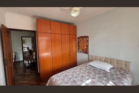 Casa à venda com 240m², 3 quartos e 3 vagas Casa à venda com 240m², 3 quartos e 3 vagasQuarto 2