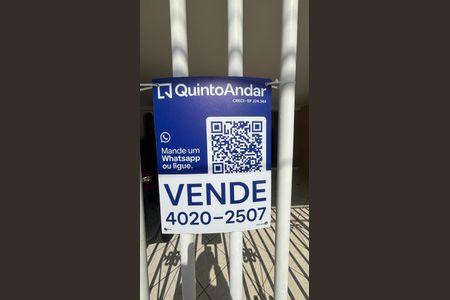 Casa à venda com 240m², 3 quartos e 3 vagas Casa à venda com 240m², 3 quartos e 3 vagasPlaca