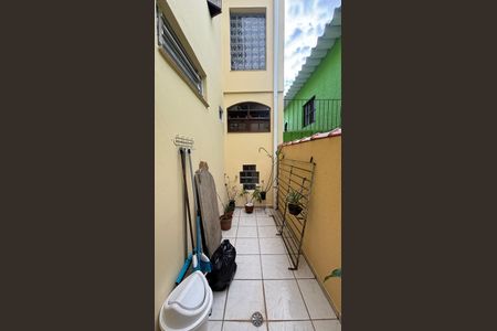 Casa à venda com 240m², 3 quartos e 3 vagas Casa à venda com 240m², 3 quartos e 3 vagasÁrea de Serviço